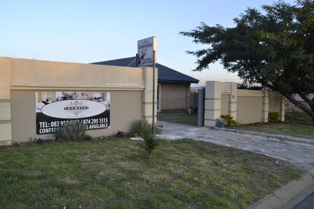 Thembisi Guesthouse Newcastle Exterior foto