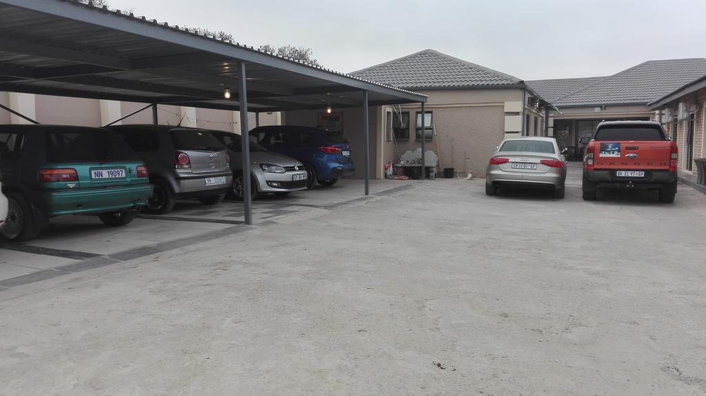 Thembisi Guesthouse Newcastle Exterior foto